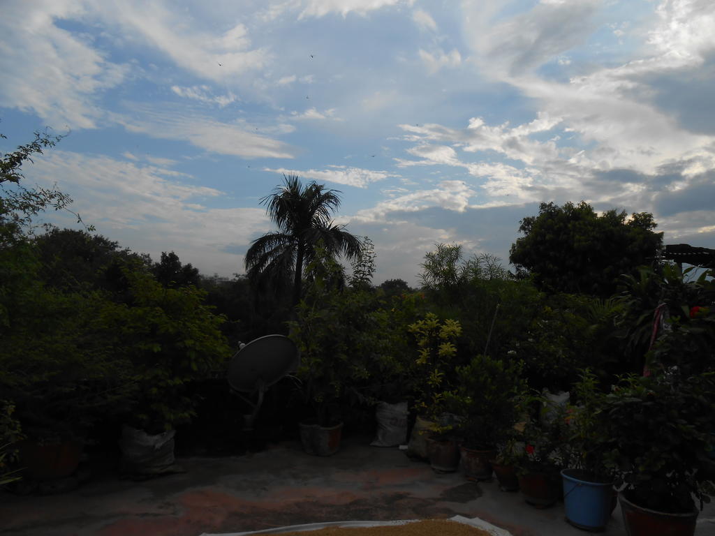 Maruti Guest House Varanasi Esterno foto